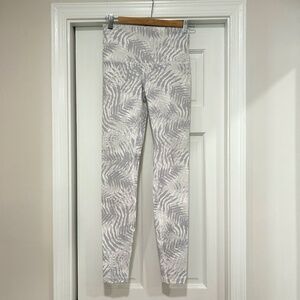 Lululemon Grey and White Leaf patterned Leggings